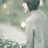 美女COS《巫师3》叶奈法惊艳绝伦 白嫩香肩紫眸勾人